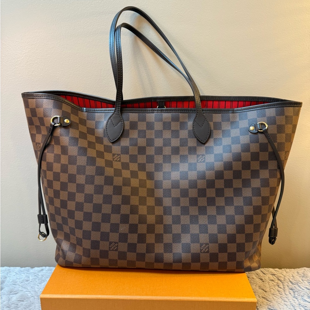 Louis Vuitton GM Damier Ebene Tote with bag and pouch inserts. - Picture 2 of 8